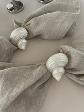 Lade das Bild in den Galerie-Viewer, Shell Napkinrings
