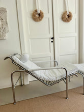 Lade das Bild in den Galerie-Viewer, Genni Chair &amp; Ottomane Gabriele Mucchi for Zanotta
