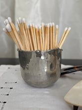 Lade das Bild in den Galerie-Viewer, Pewter Match Holder
