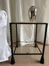 Lade das Bild in den Galerie-Viewer, Italien Regency Rope Tassel Side Table
