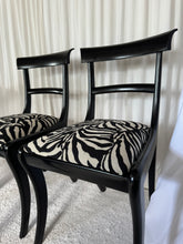 Lade das Bild in den Galerie-Viewer, Chiavari Chairs
