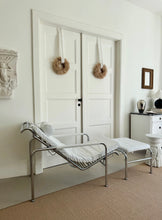 Lade das Bild in den Galerie-Viewer, Genni Chair &amp; Ottomane Gabriele Mucchi for Zanotta
