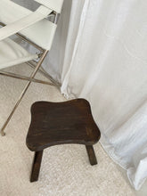 Lade das Bild in den Galerie-Viewer, Brutalist wooden stool
