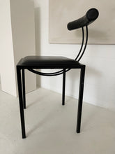 Lade das Bild in den Galerie-Viewer, Postmodern design leather chair 80´s
