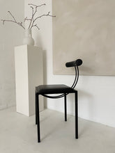 Lade das Bild in den Galerie-Viewer, Postmodern design leather chair 80´s
