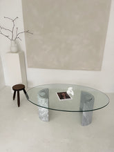 Lade das Bild in den Galerie-Viewer, Vintage marble glass coffee table oval
