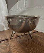 Lade das Bild in den Galerie-Viewer, Silver Tripod Bowl
