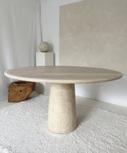 Lade das Bild in den Galerie-Viewer, Round Column Travertine Dining Table
