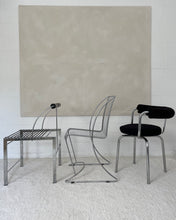 Lade das Bild in den Galerie-Viewer, Postmodern design chrom chair
