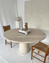 Lade das Bild in den Galerie-Viewer, Round Column Travertine Dining Table
