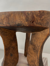 Lade das Bild in den Galerie-Viewer, African Oromo Stool
